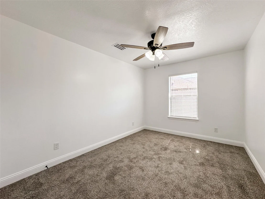 Photo of 406 Bluebird Lane
