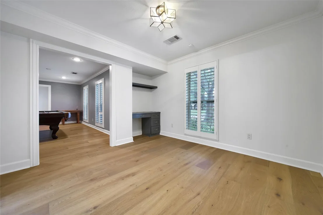 Photo of 1034 Thornton Road