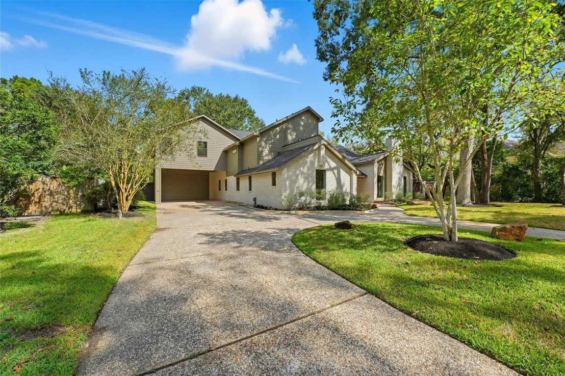 Photo of 4907 Pine Garden Drive E
