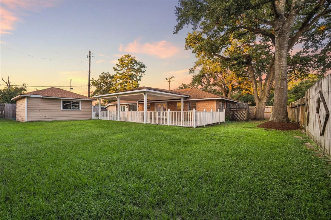 Photo of 2017 Shadowdale Dr