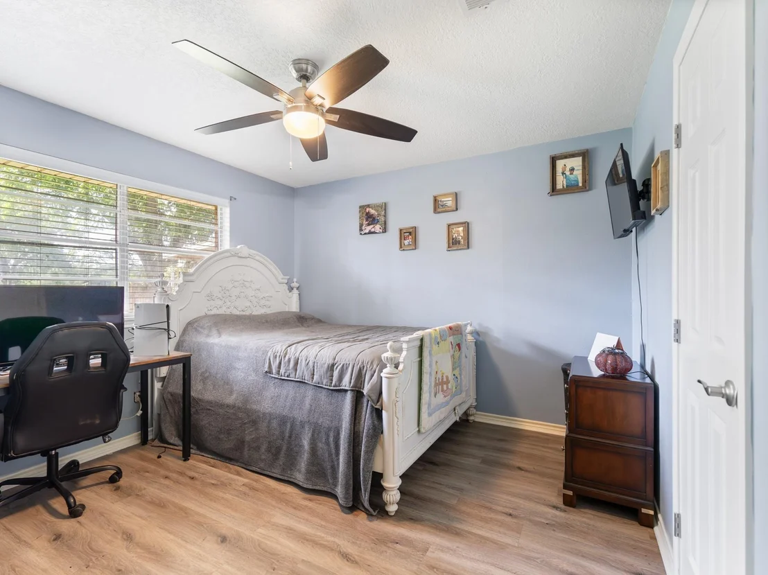 Photo of 30 Live Oak St