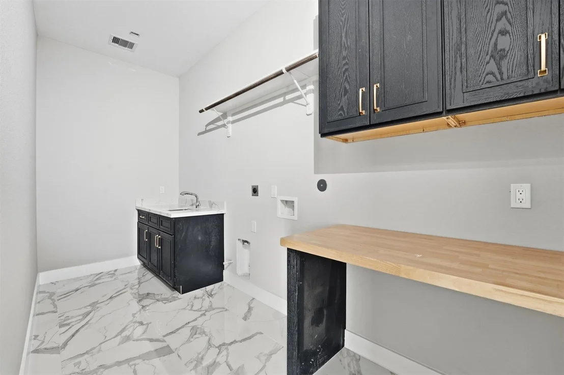 Photo of 3388 Wooded Lane