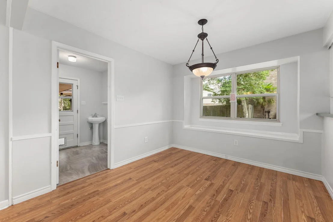 Photo of 26215 Oakhurst Drive