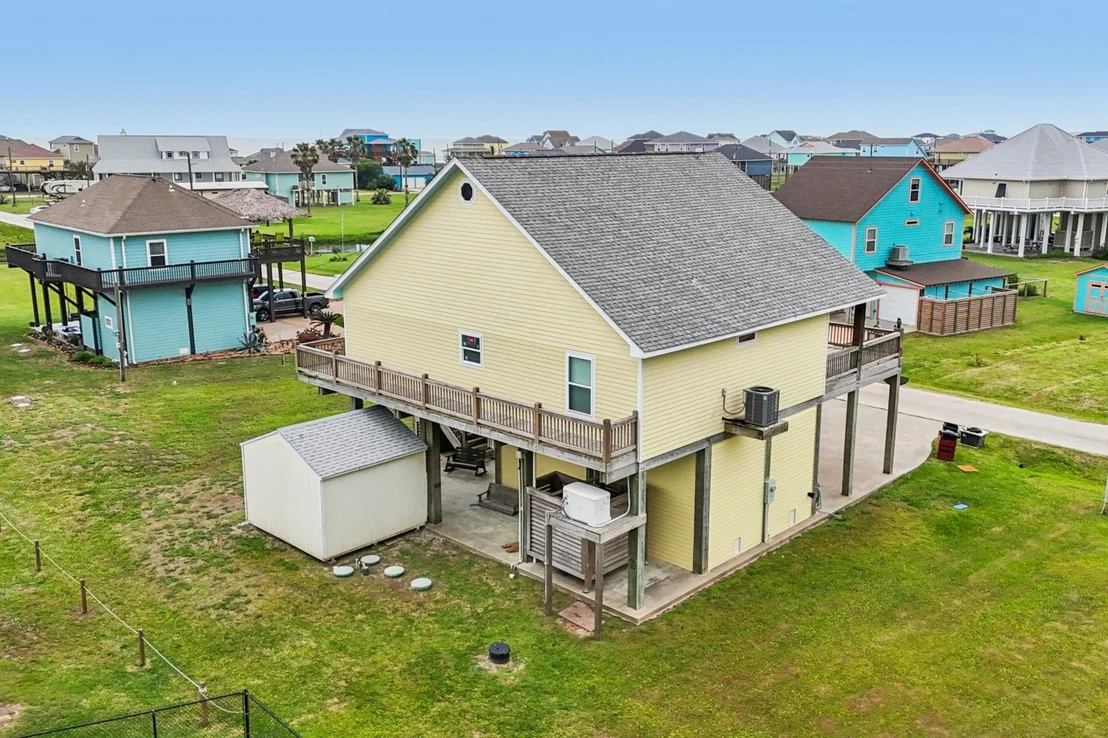 Photo of 940 Gregory Lane