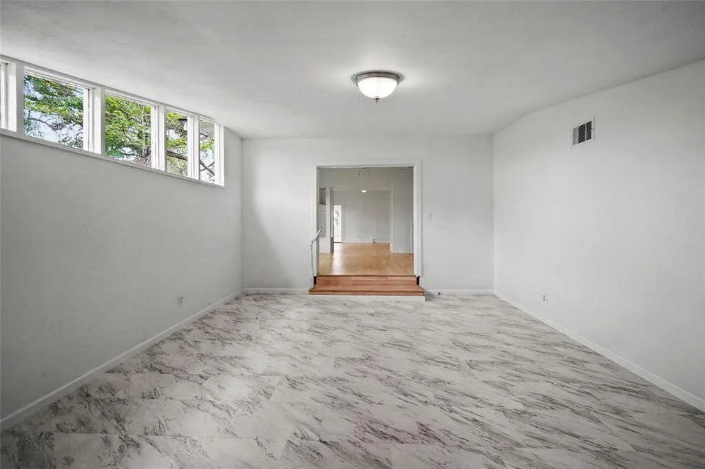 Photo of 910 Cable Street