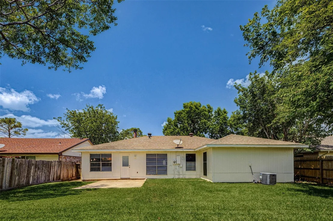 Photo of 7006 Pickett Drive