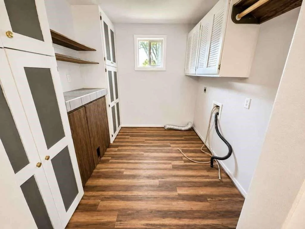 Photo of 108 W 9th Street
