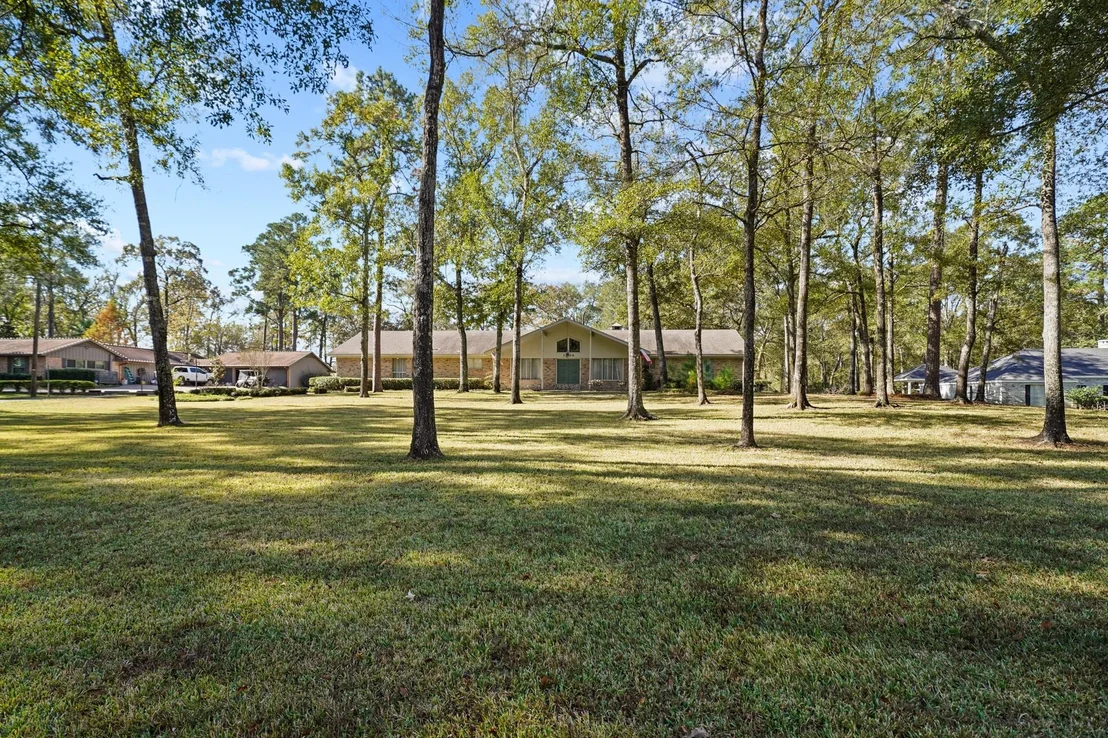 Photo of 1204 Live Oak Lane