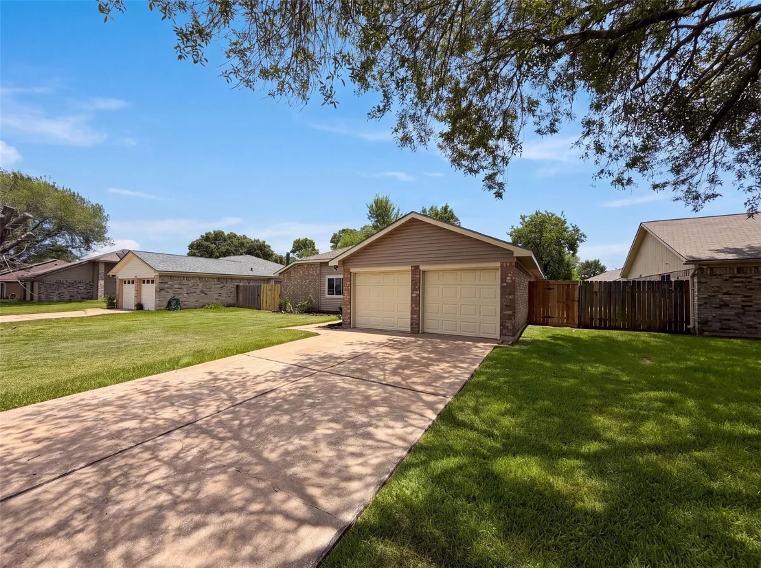 Photo of 318 Floravista Drive