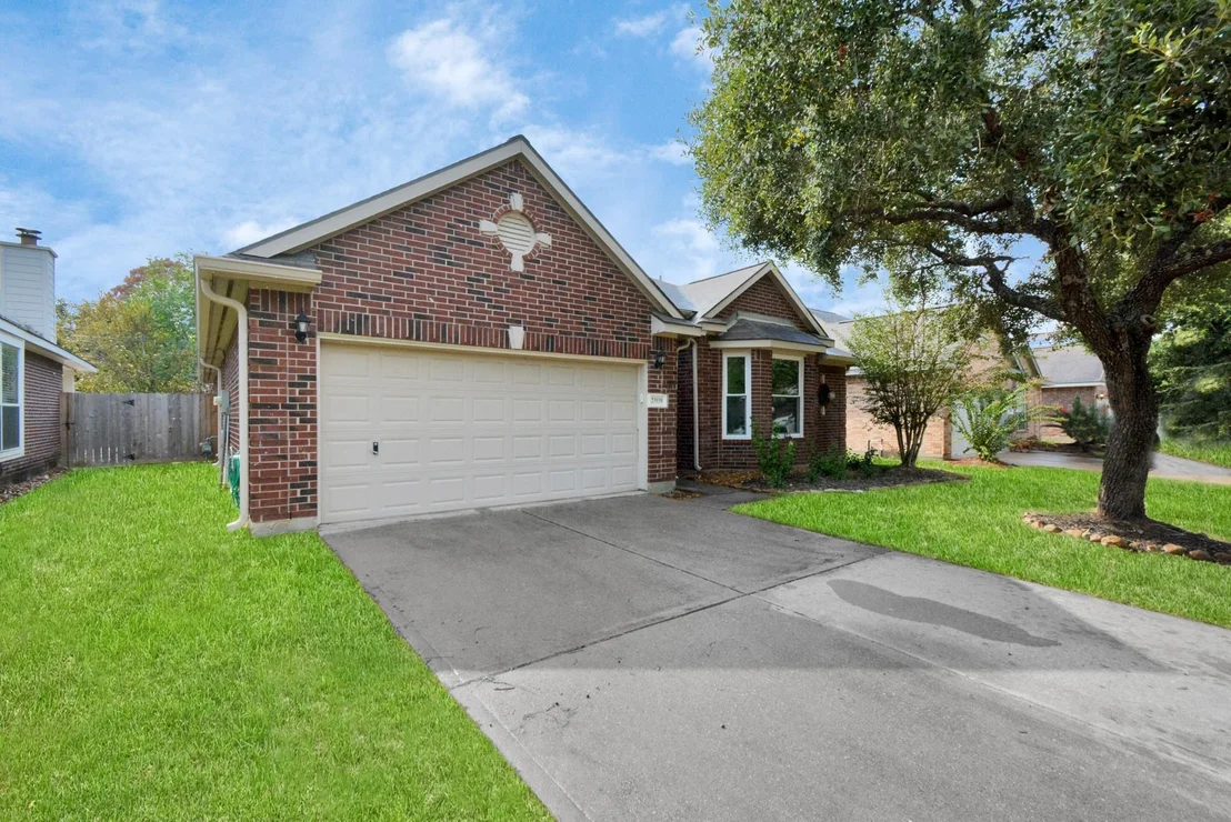 Photo of 23939 River Place Drive