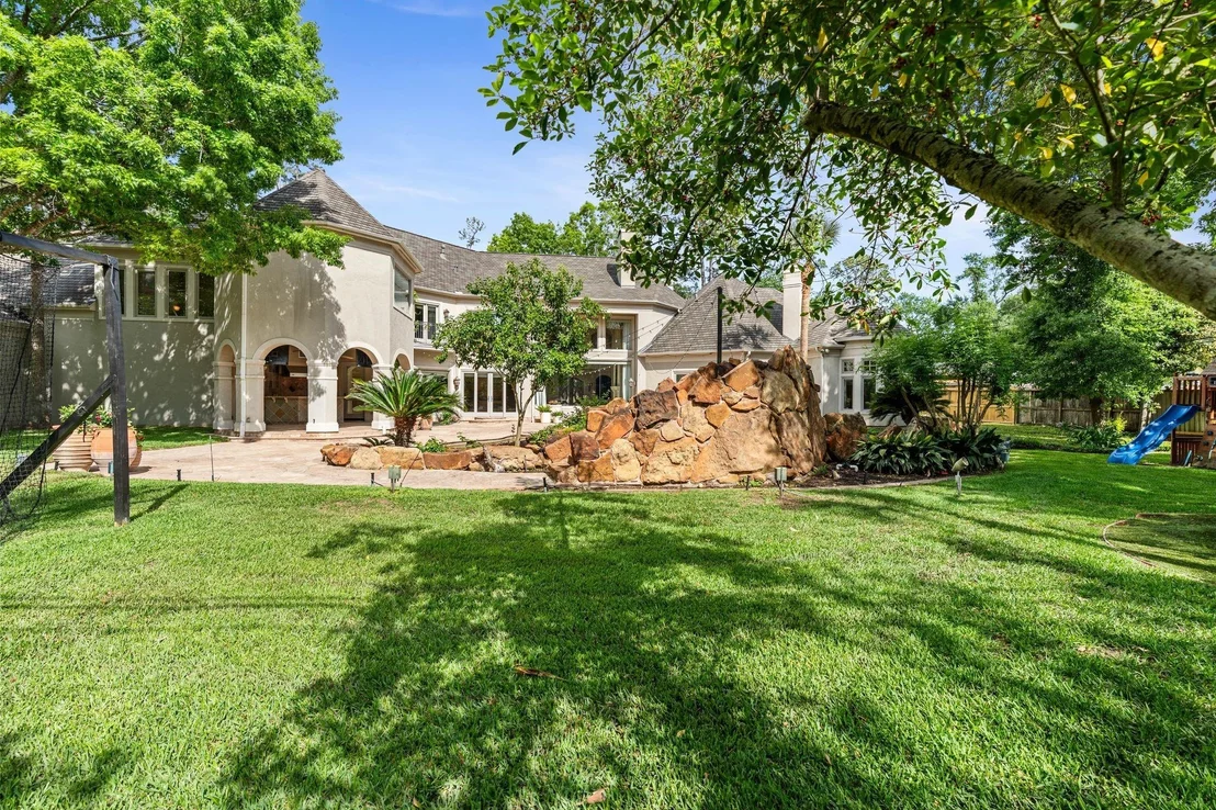 Photo of 835 Echo Lane