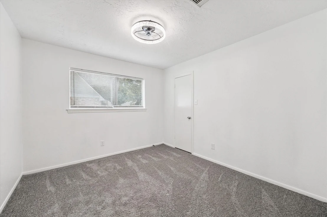 Photo of 22914 Squirrel Tree Street