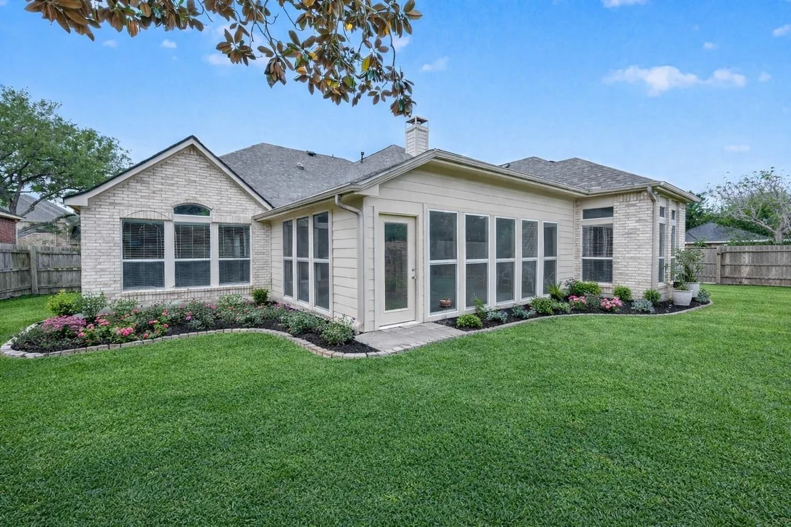 Photo of 1202 Waterside Estates Circle