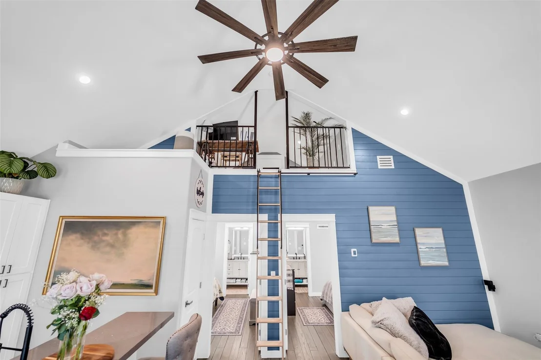 Photo of 1094 Cedar Lane