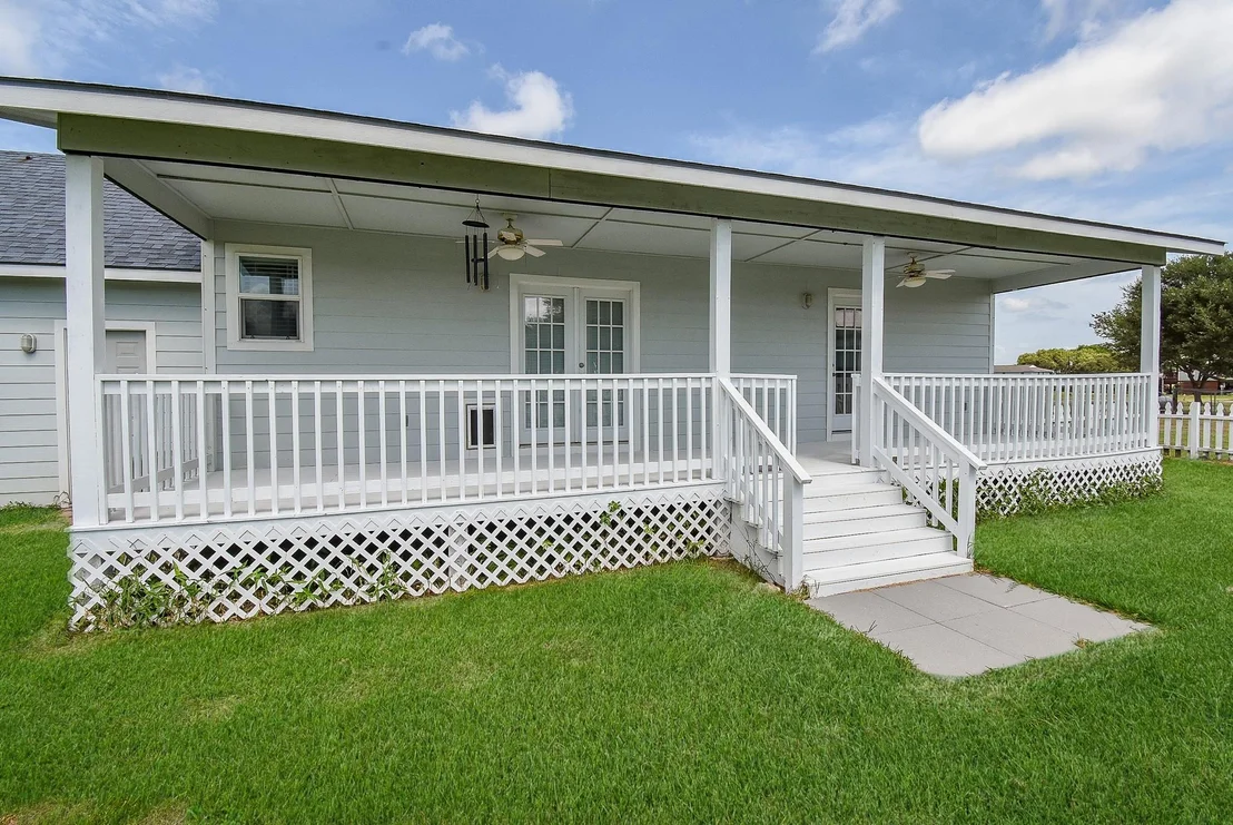 Photo of 657 Bayview Drive