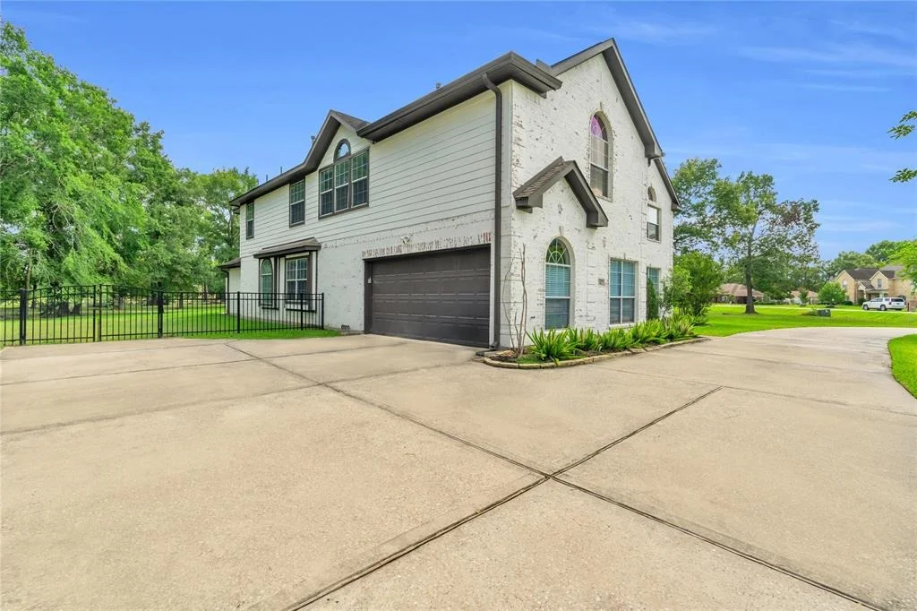 Photo of 2402 Legends Gate Drive