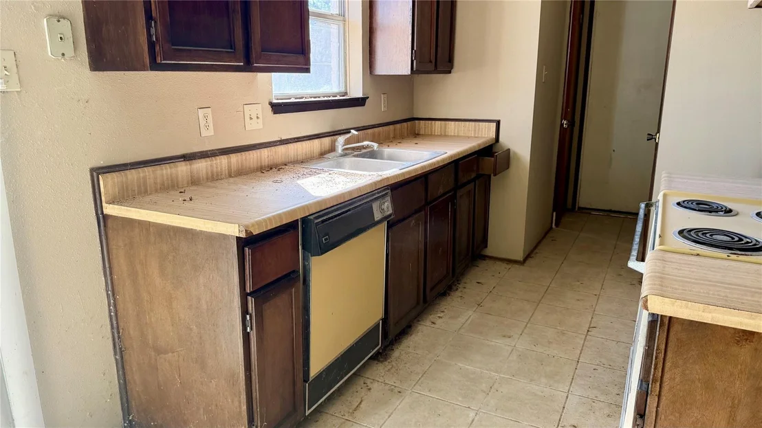 Photo of 7523 La Place Drive