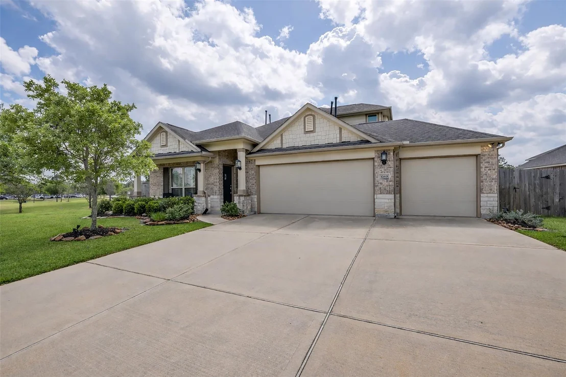 Photo of 32618 Twilight Gable Court