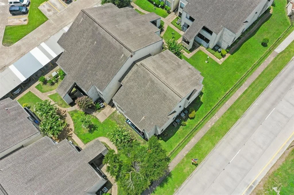 Photo of Unit 1007 at 7313 Gulf Freeway