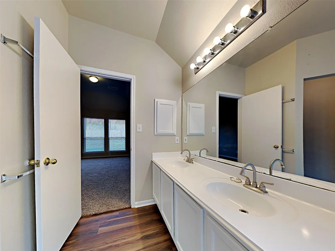 Photo of 1723 Forestburg Drive