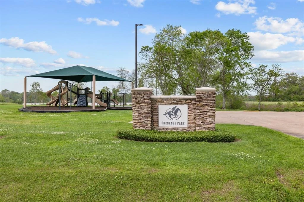 Photo of 21610 Chenango Lake Drive
