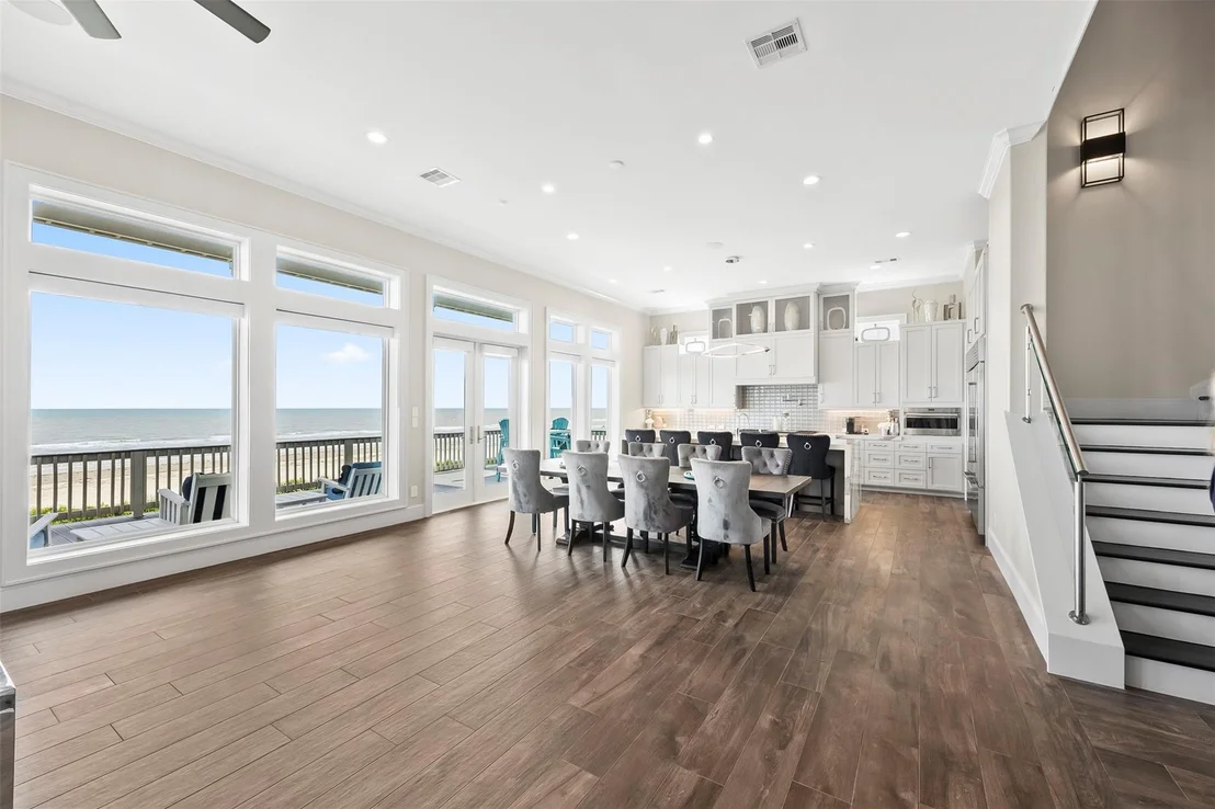 Photo of 11707 Beachside