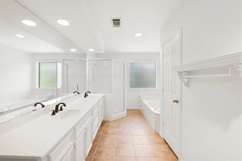 Photo of 5341 Lakeshore Drive