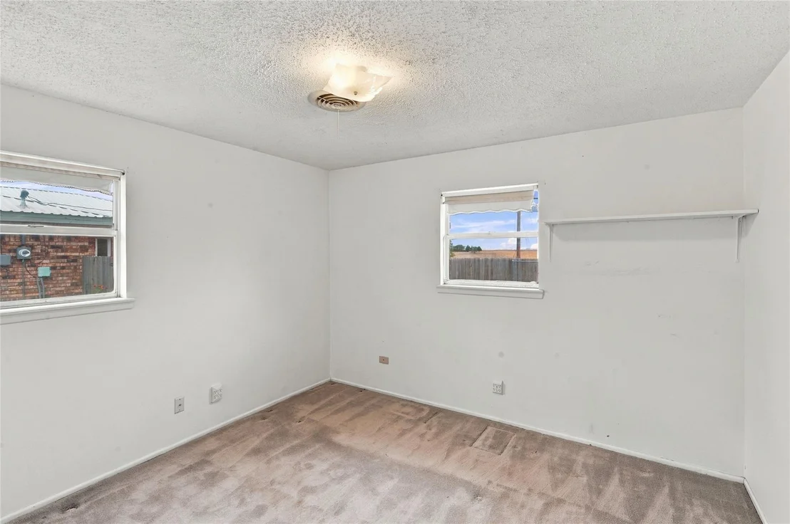 Photo of 802 Ridgelea Drive