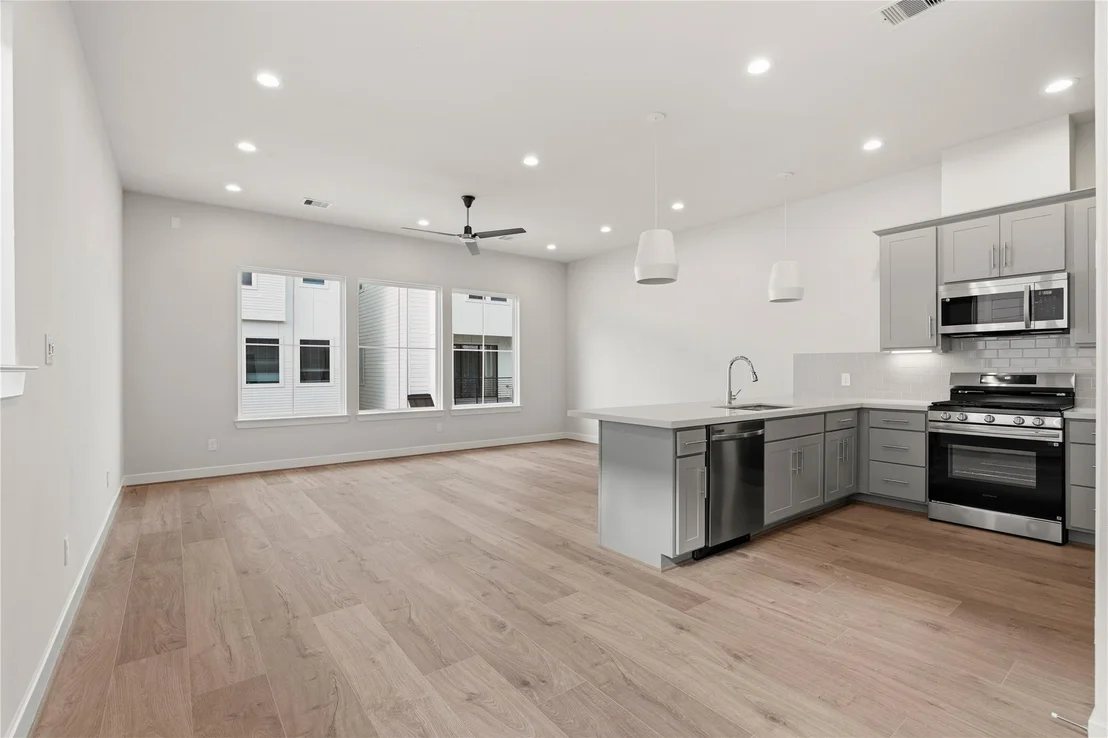 Photo of 3911 Willowbend Point Drive