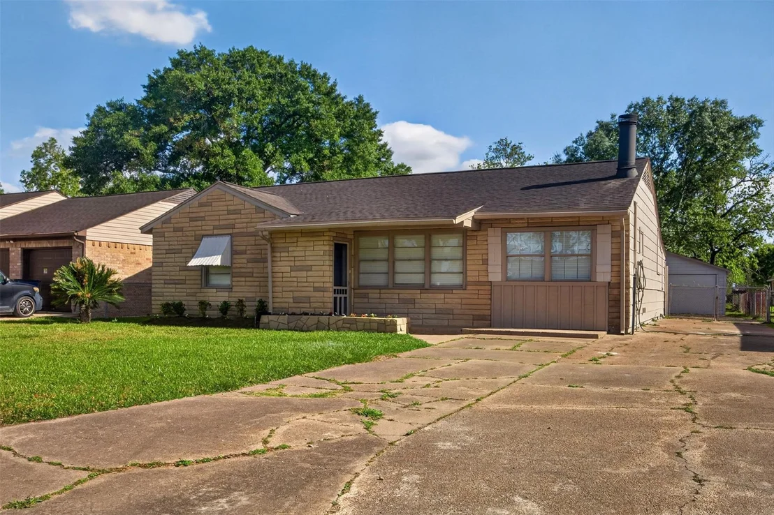 Photo of 920 Nottingham Drive