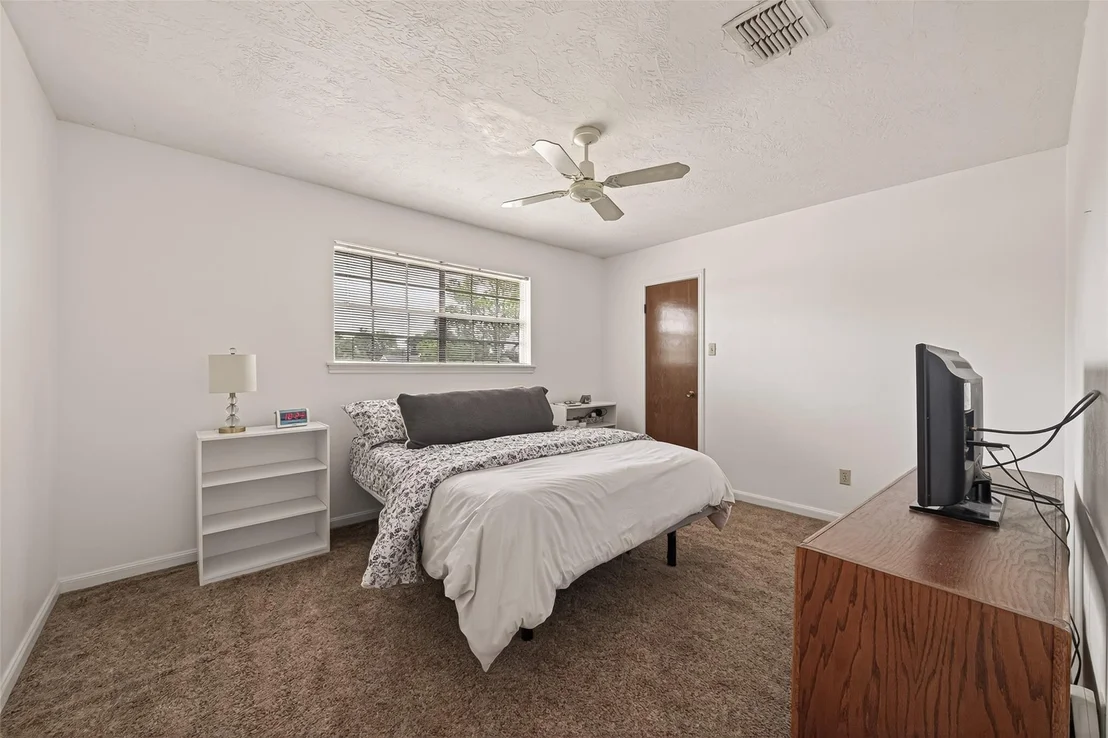 Photo of 9235 Sharpview Drive
