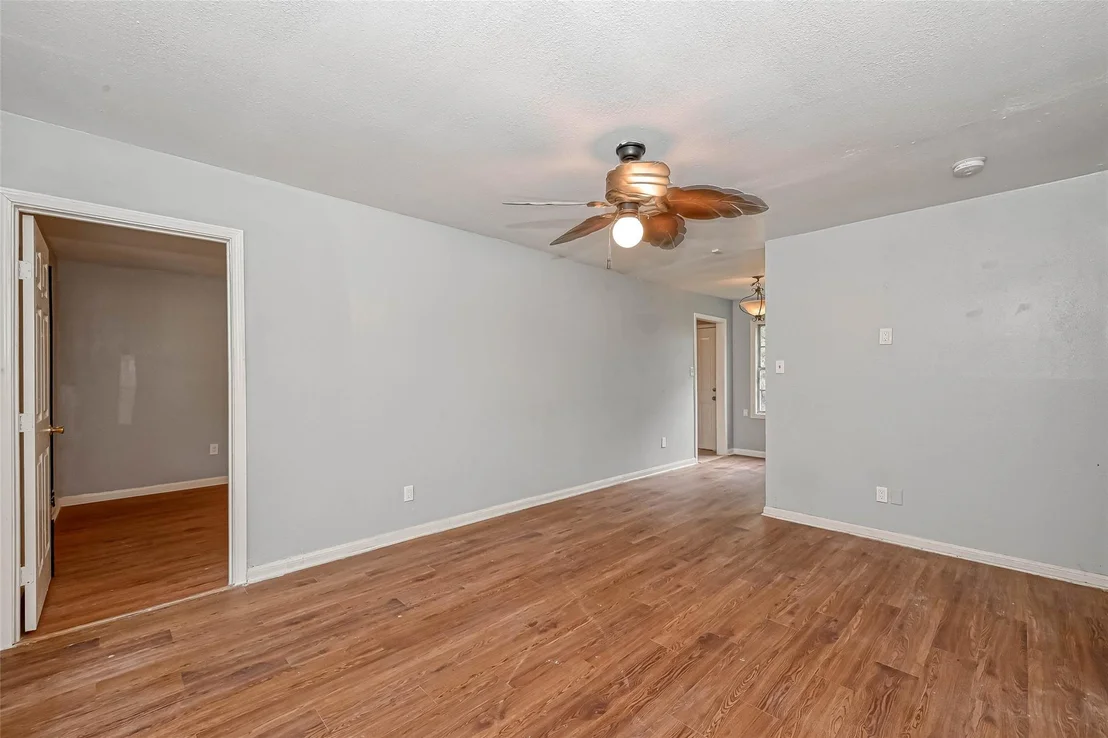 Photo of 5707 Lakefield Drive