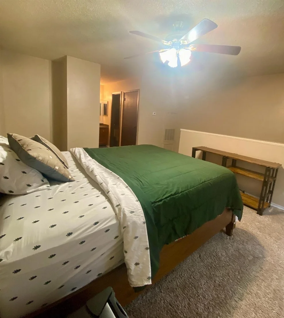 Photo of Unit 256D at 2501 Gulf Freeway