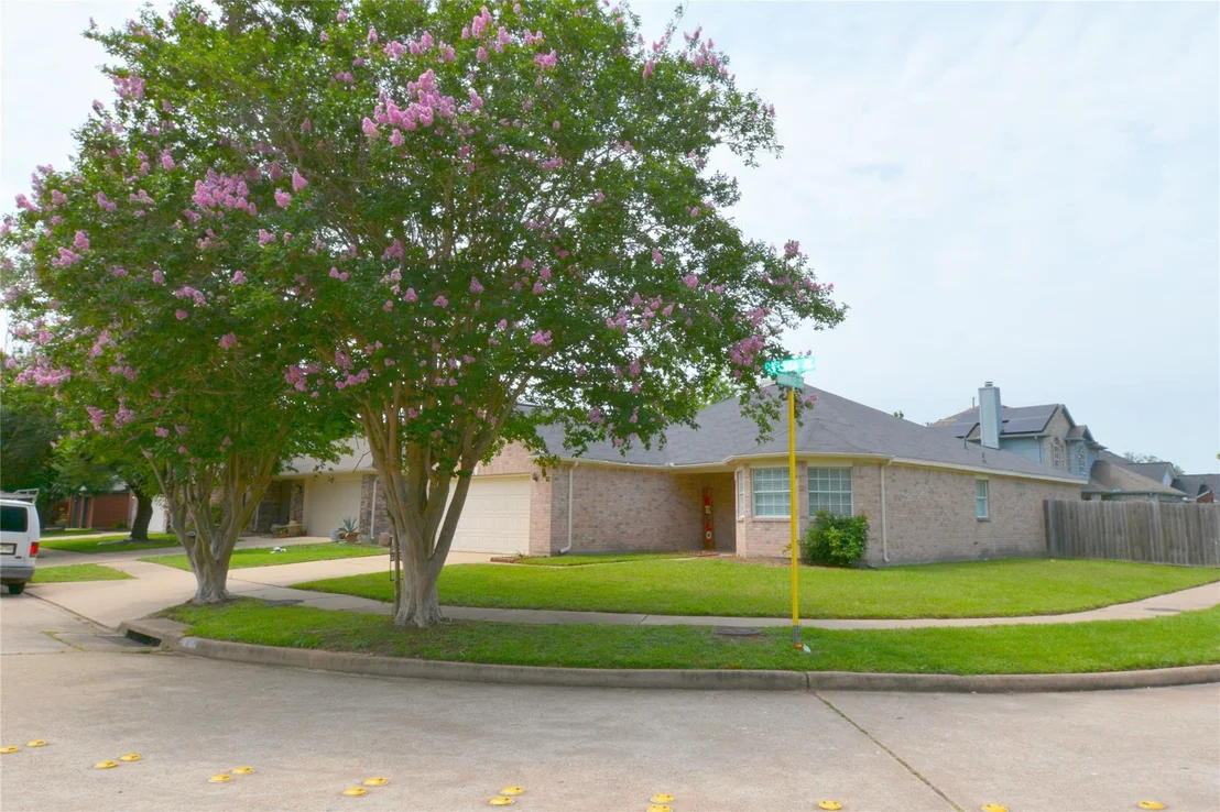 Photo of 19330 Larissa Drive