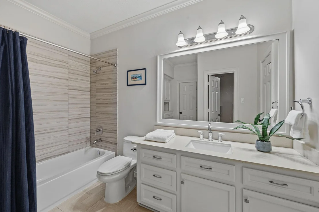 Photo of 63 W Horizon Ridge Place