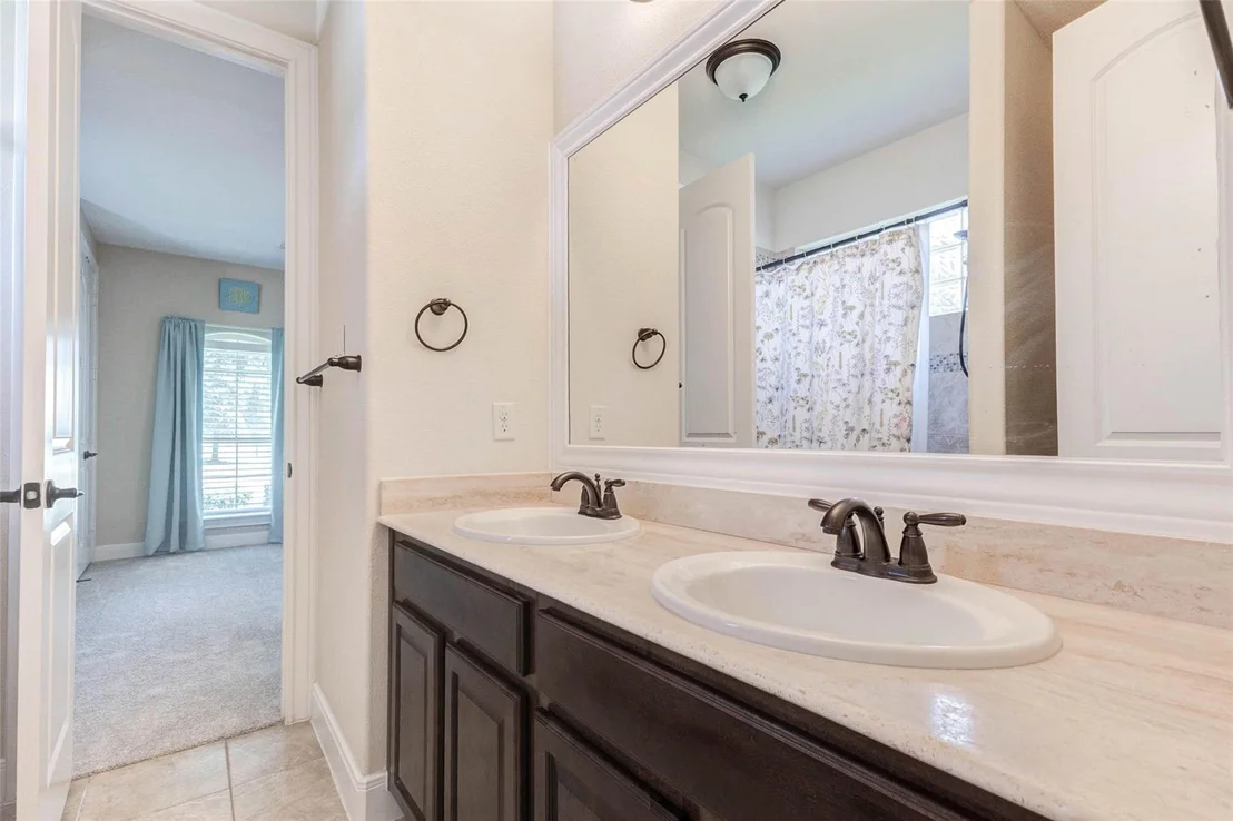 Photo of 4915 Westchester Drive