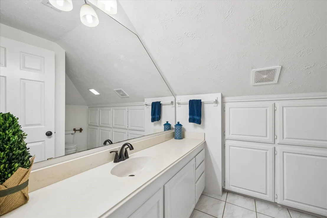 Photo of 723 Lochnell Drive