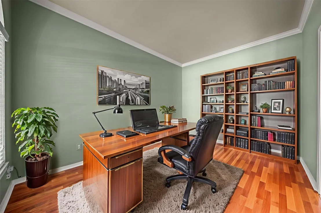 Photo of 1808 Brookside Drive