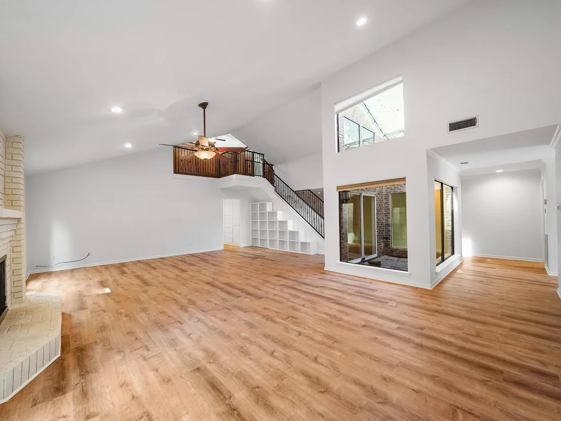 Photo of 910 Enclave Parkway