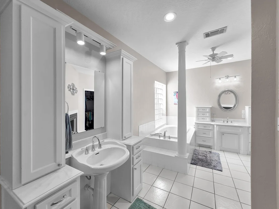 Photo of 520 Meadow Lane