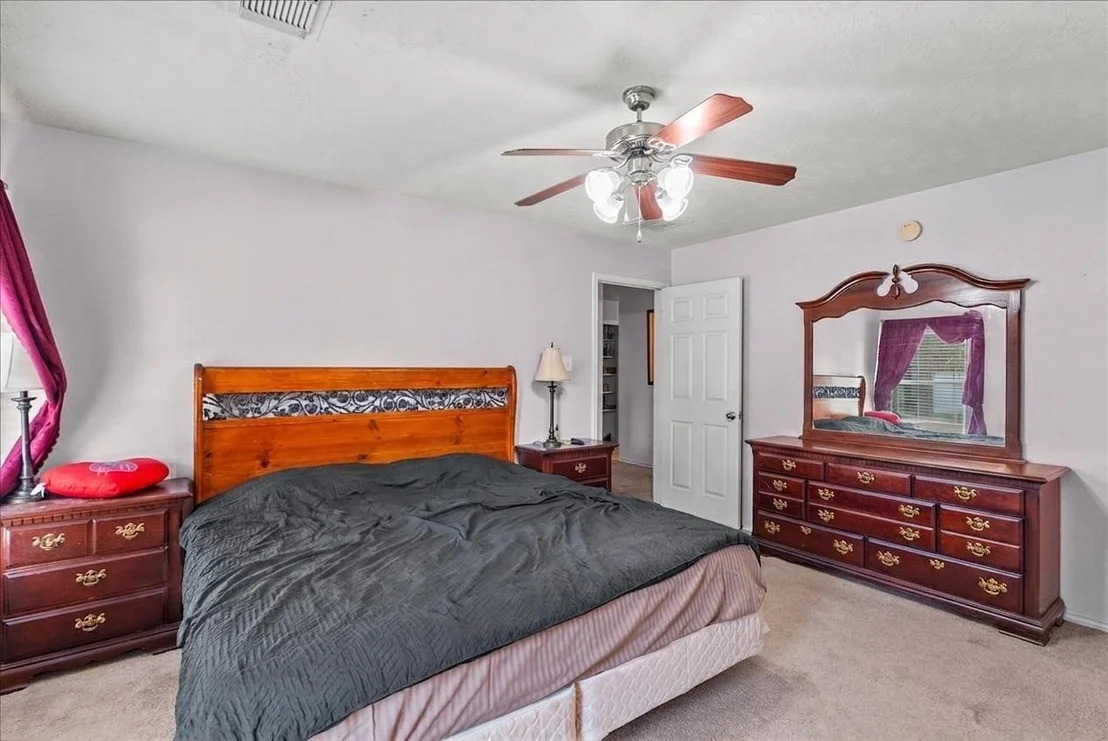 Photo of 8202 Greenleaf Street
