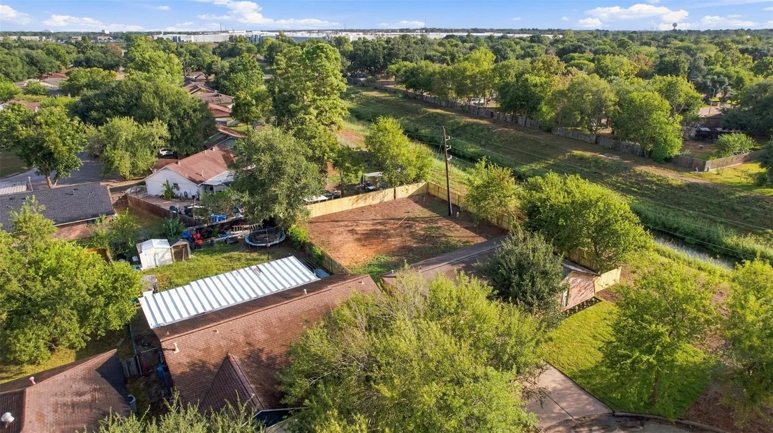 Photo of 7502 Woodsman Trail