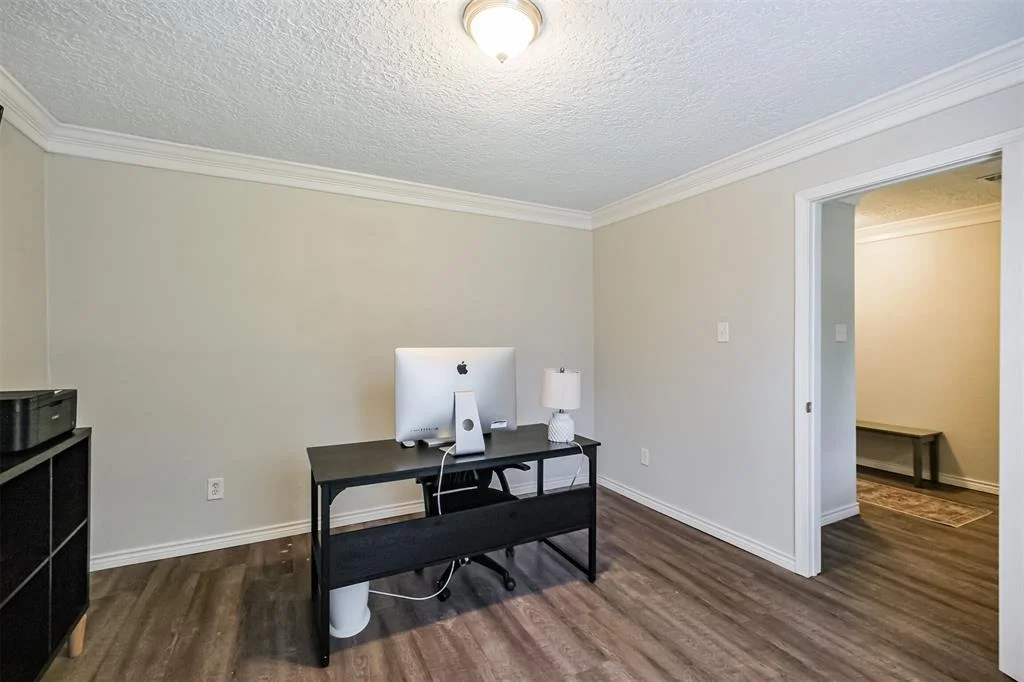 Photo of 16011 Southampton Drive
