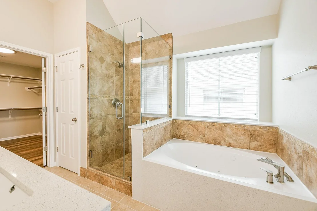 Photo of 815 Robins Way
