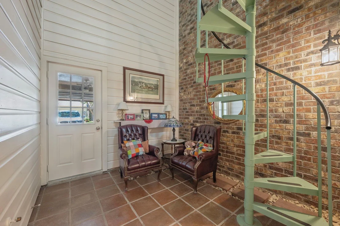 Photo of 707 Walker Street