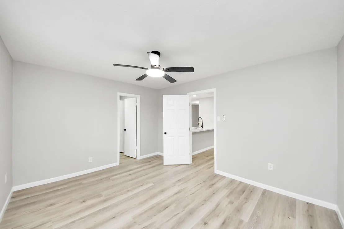 Photo of 5212 Willowview Drive