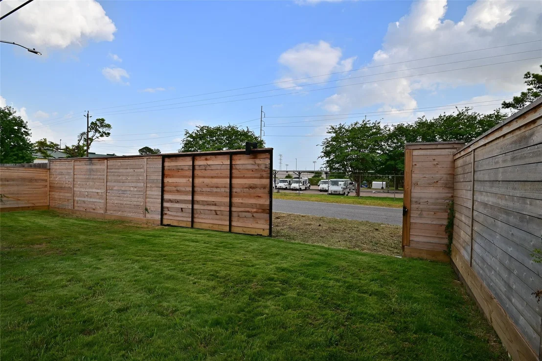 Photo of 1733 Du Barry Lane