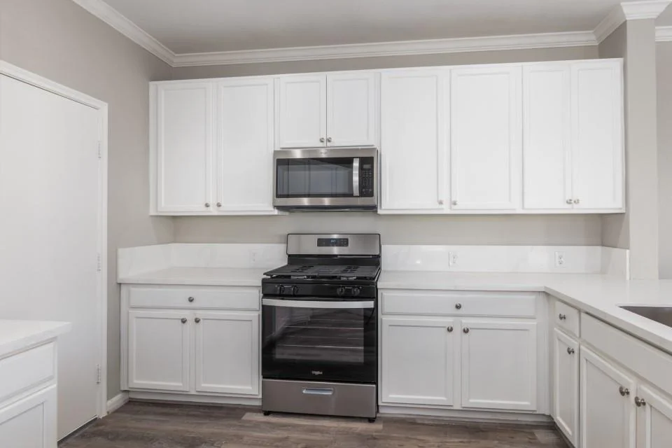 Photo of 18634 White Barnwood