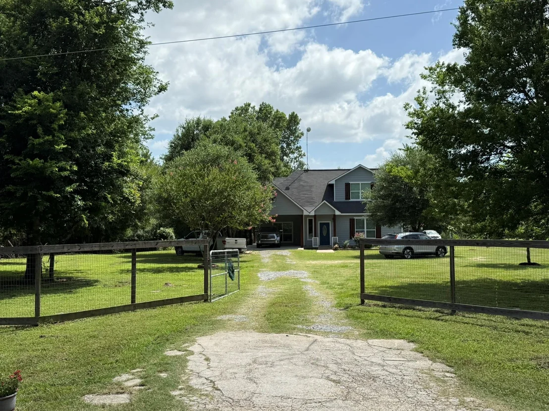 Photo of 8380 Shady Lane