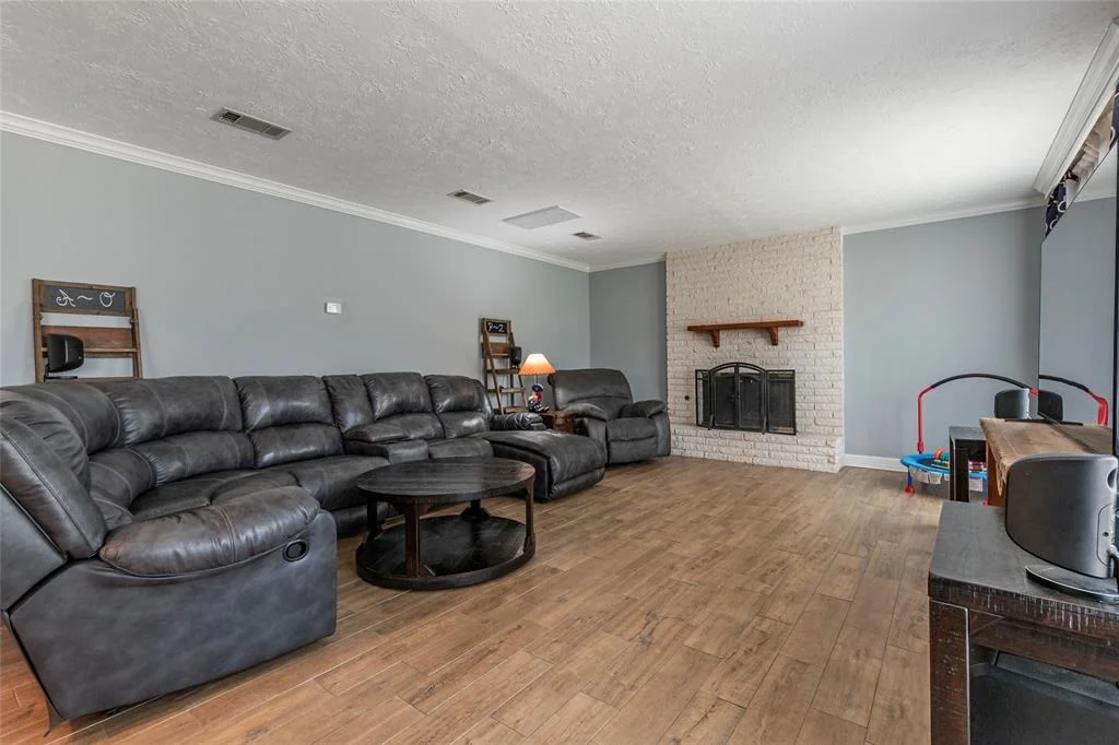 Photo of 1050 Royal Oak Drive